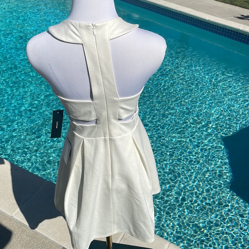 NWT Sexy, white hot Lulu’s Mini Dress | Back Cut-Out | Size S